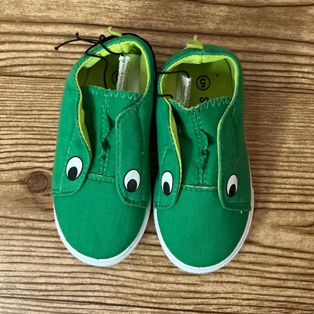 Green Dinosaur Canvas Shoes & Flip Flops